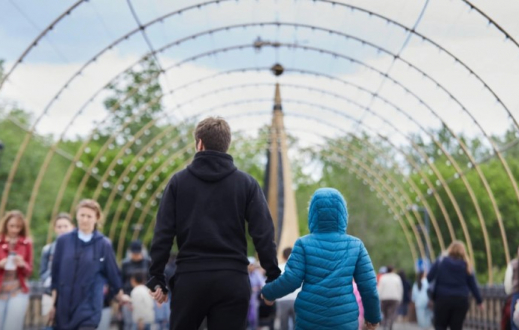 Жаңа заң: Енді бала бағып отырған әкелердің еңбек өтілі ескеріледі 