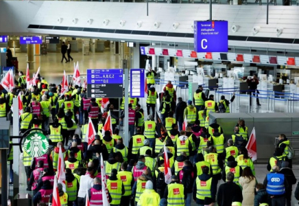 Германия әуежайларындағы наразылық кесірінен мыңдаған рейс тоқтады