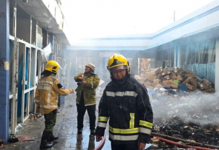 Өзбекстан астанасындағы базар өртке оранды