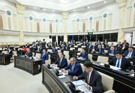 Сенаттың соңғы отырысы өтті: депутаттар енді қандай жұмысқа ауысады