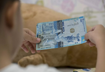 Таразда оқушы әкесін сотқа беріп, алимент өндіріп алды