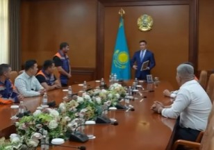 ШЫМКЕНТ: қала әкімі қаланың дамуына үлес қосқан мамандарды марапаттады