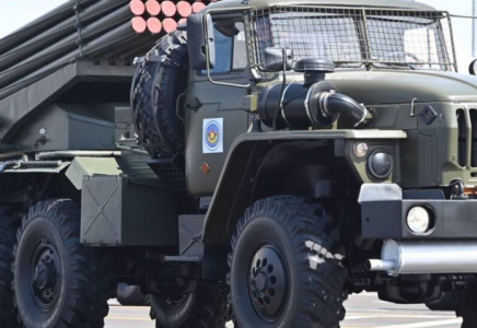 Жолдарда әскери техника жүреді: министрлік ескерту жасады