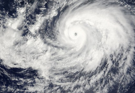Жапонияда тайфун салдарынан 20 адам жарақат алып, 930 мың үй жарықсыз қалды 
