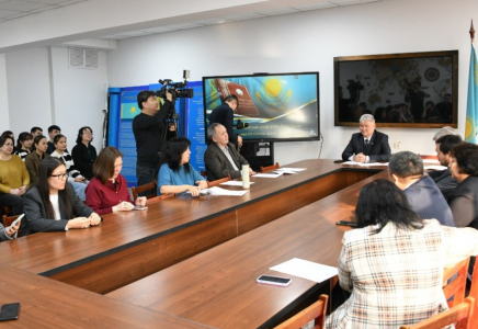 ​Конституциялық реформаның тарихи мәніне талдау жасалды