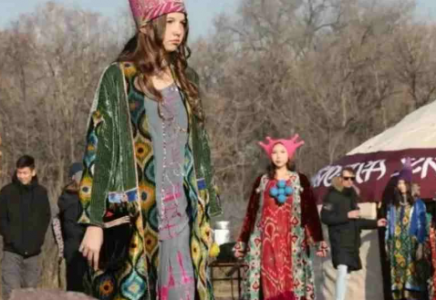 Ұлттық киіммен келгендер Алматы ботаникалық бағына тегін кіре алады