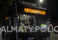 Рульде отырып, есінен танып қалған: Алматыда автобус жүргізушісі көз жұмды