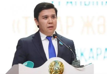 Мәжіліс депутаты мәслихаттағы орны мен тоқалы туралы қауесеттерге жауап берді