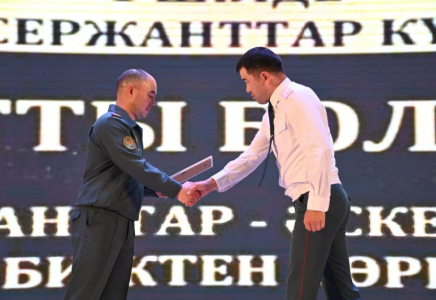​Шымкент гарнизонында сержанттарға құрмет көрсетілді