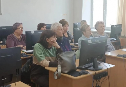 Қазақстанда егде жастағы адамдарға арналған университет бар