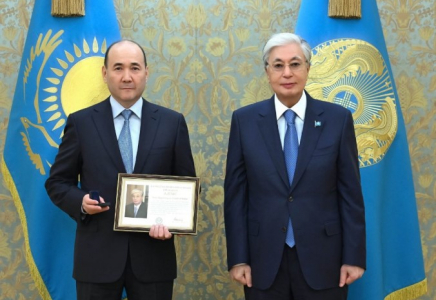 Президент ел игілігі жолындағы табысты әрі адал қызметі үшін Ғизат Нұрдәулетовке алғыс айтты  