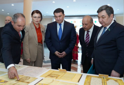 «Қожа Ахмет Ясауи ізімен қолөнершілер»: Түркістанда халықаралық симпозиум өтіп жатыр