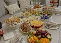 "Берекесіз, дастарханы жұтап отыр": қалалық келіншек тамақ үшін сынап кеткен туыстарына ренжіді