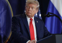 Трамп ресейлік тауарларға баж салығын енгізуден бас тартты