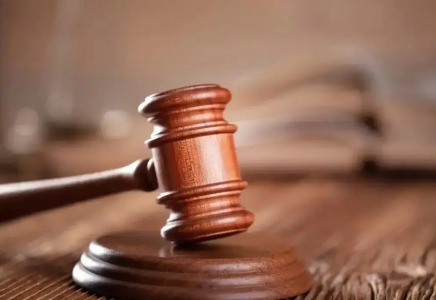 Жаңаөзендегі оқушы қыздардың төбелесі: сот бір жасөспірімнің анасын жазалады