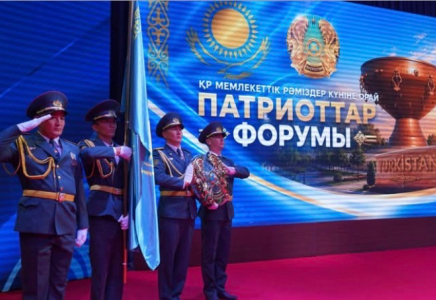 ТҮРКІСТАН: Патриоттар форумында еңбек адамдары ұлықталды
