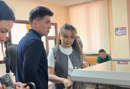 Астанада блогер Жанәбіловтердің соты басталады