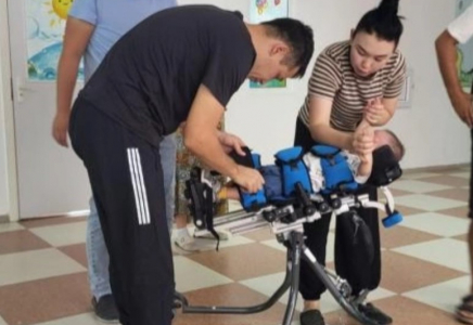 Мүгедектігі бар балаларды үй жағдайында оңалту жобасы еліміздің тағы төрт өңірінде іске қосылады