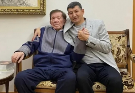 Ақын Мұхтар Шаханов ауруханаға түсті