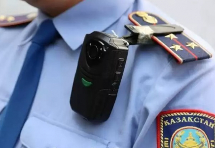 Атырауда әкесі ұрып-соғып, намаз оқуға мәжбүрлеген 11 жасар қыз полицияға жүгінді