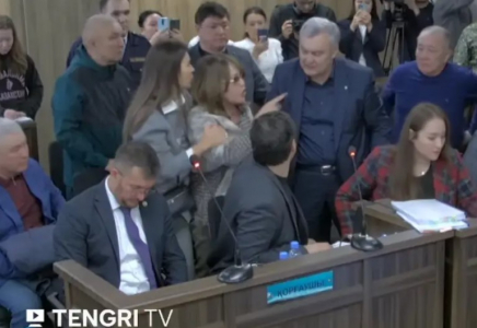 Салтанат Нүкенованың анасы сотта өз эмоциясын жасыра алмады
