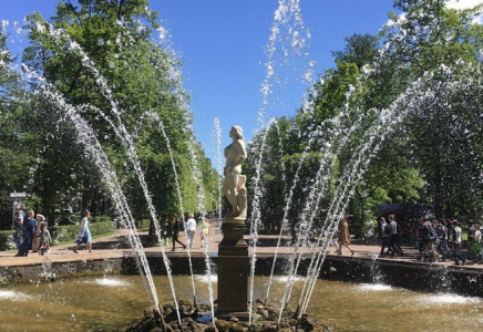 Алматыда үш адамды субұрқақта тоқ соқты