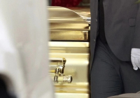 Мексикада есірткі картелінің басшысы алтын табытпен жерленді