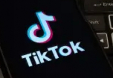 Қазақстандық әйел TikTok-та тікелей эфир өткіземін деп айыппұл арқалады