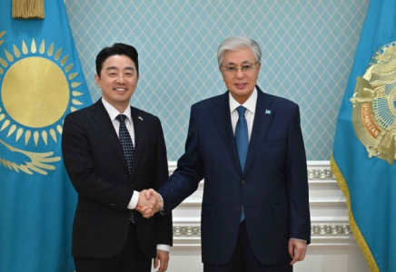 Тоқаев Корея Республикасы Президентінің арнаулы өкілі – Президент Әкімшілігінің басшысы Кан Хун Шикті қабылдады