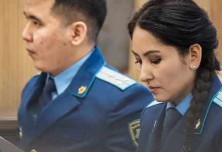 Прокурор Бишімбаевтың адвокатына Абайды тереңірек оқуға кеңес берді