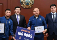 Әлем чемпионатынан жүлде алған қазақстандық боксшыларға 100 мың долларға дейін сыйақы табысталды