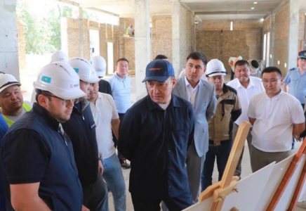 ТҮРКІСТАН: Сарыағаштағы бірқатар нысанның құрылысы зерделенді
