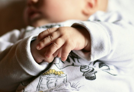 Алматыда 2 жасар сәби коронавирустан жазылды