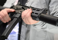 Мектептегі сейфті бұзып, қару ұрлаған ер адам сотталды