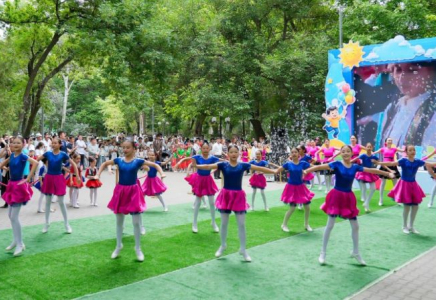 Шымкентте «БАҚЫТТЫ БАЛАЛЫҚ ҮШІН» ауқымды мерекелік іс-шарасы өтті     