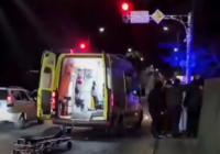 Екі бала қоршаудан әрі ұшып кеткен: Талдықорғанда жантүршігерлік жол апаты болды (ВИДЕО)