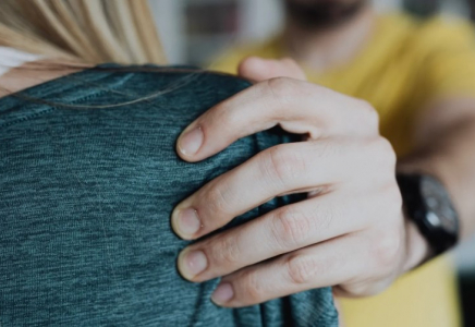 ресИндонезияда ресейлік әйелді ұшақтан күштеп түсіріп, ұрлап кеткен