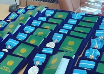  Шымкентте көпбалалы аналарға мемлекеттік наградалар табысталды