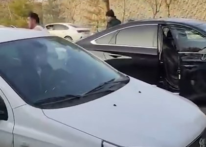 Шымкентте жол үстінде жаппай төбелеске болып, бір адам қаза тапты