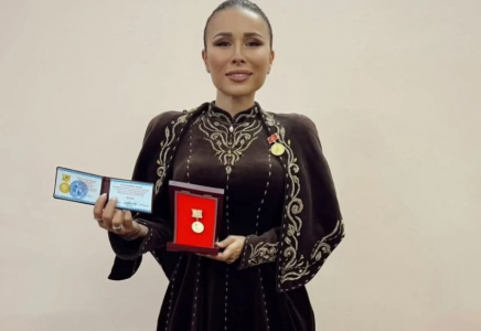 Әнші Луинаға Қырғыз Республикасының мәдениет үздігі атағы берілді