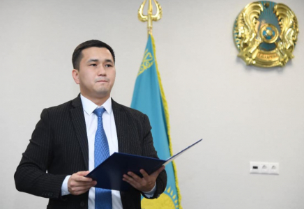 ТҮРКІСТАН: Республика күні қарсаңында мемлекеттік қызметшілер ант берді