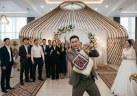 ​ГҮЛ ЛАҚТЫРУ орнына «МОЙЫН ТАСТАУ» жасасақ, жарасар еді