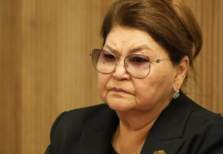 Миллион доллар көлеміндегі алаяқтық ісі: Бишімбаевтың анасы сотта жылап жіберді