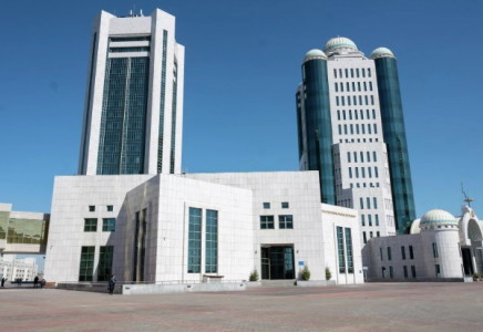 Мәжілістің жаңа депутаты ант берді