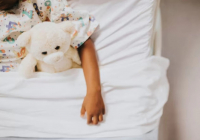 Алматылық фельдшер Таиландта екі жасар қызды құтқарып қалды