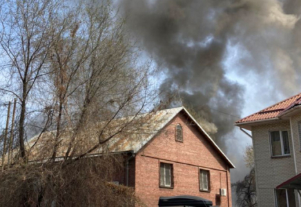 Республика сарайының артынан шыққан қара түтін алматылықтарды шошытты