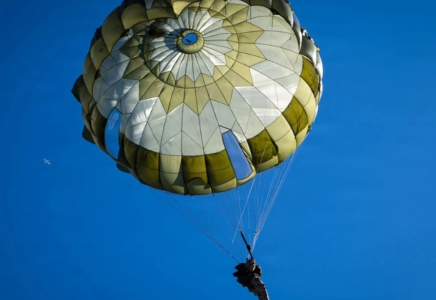 Ақтөбеде парашюті ашылмай қаза тапқан курсанттың өліміне қатысты сот басталды
