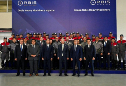 Президент Orbis Heavy Machinery арнайы және коммерциялық техника зауытына барды