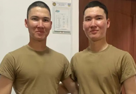 “Егізді ажыратпадық“. Қорғаныс министрлігі мерзімді сарбаздың өліміне қатысты пікір білдірді