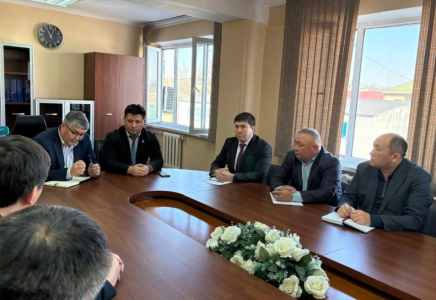 ​Шымкент: Қуатжылуорталық-3 ұжымында Конституция жобасы талқыланды